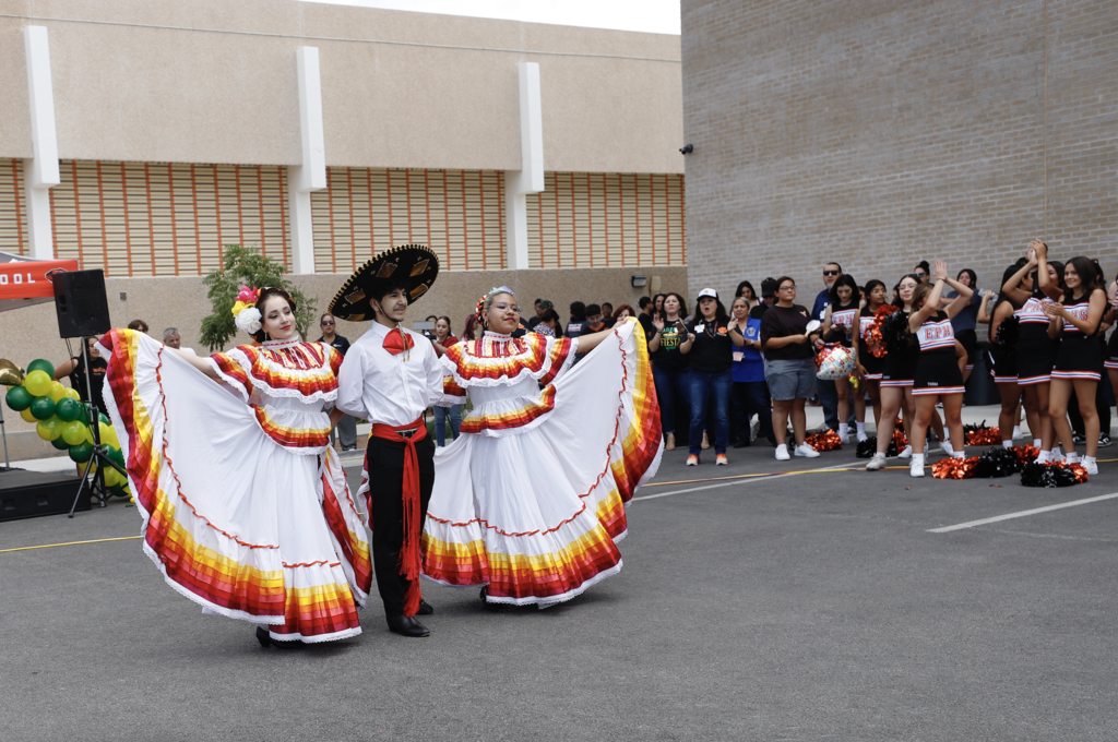 2024 El Paso High Back to School Fiesta folklorico dancers performing