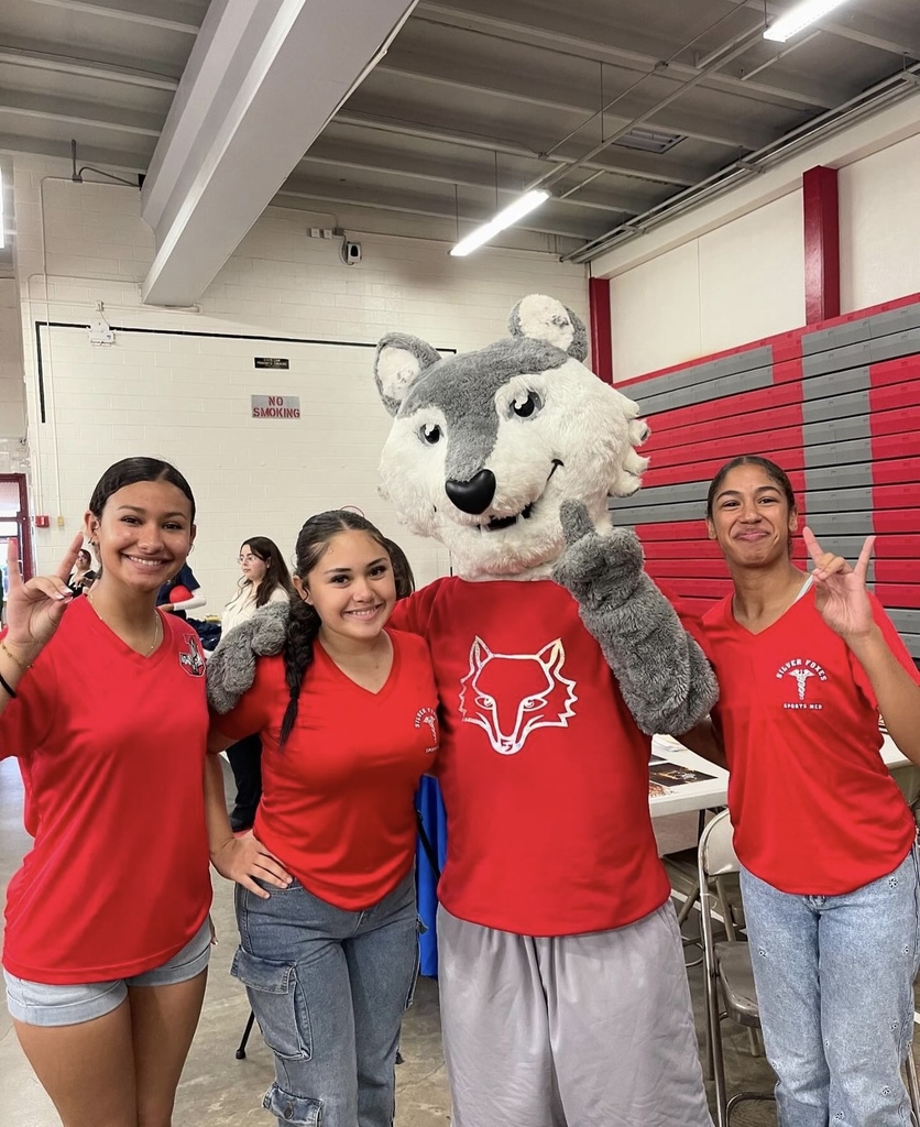 Jefferson students and mascot pose for a photo during 2024 Back to School Fiesta