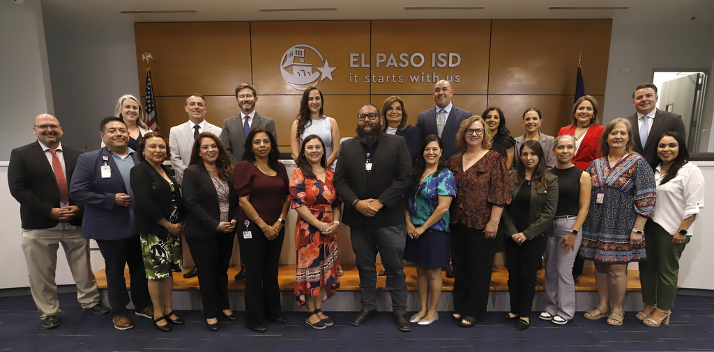 El Paso ISD Board of Trustees and Interim Superintendent Martha Aguirre were thrilled to recognize the first cohort to complete the Holdsworth Empower Fellowship leadership program for aspiring principals. The goal of the program is to strengthen El Paso ISD’s leadership pipeline, developing assistant principals into leaders who are ready and equipped to successfully lead our schools.   This year’s second cohort was also recognized as they begin their journey in the program.  #ItStartsWithUs #ElPasoISD #EPISD