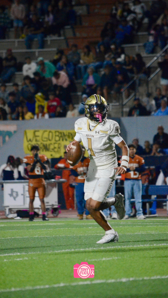 Andruw Andujo, Austin football