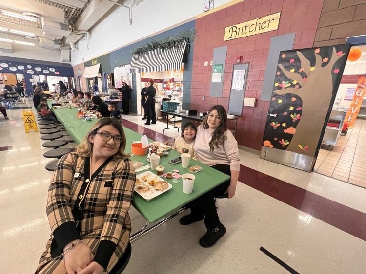 Thanksgiving luncheon 25-26