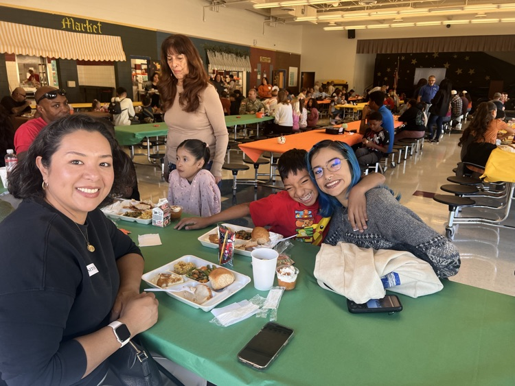 Thanksgiving luncheon 25-26