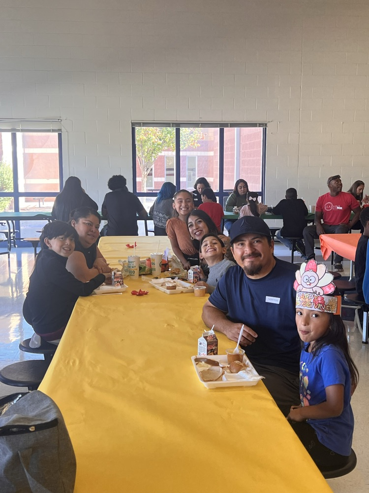 Thanksgiving luncheon 25-26