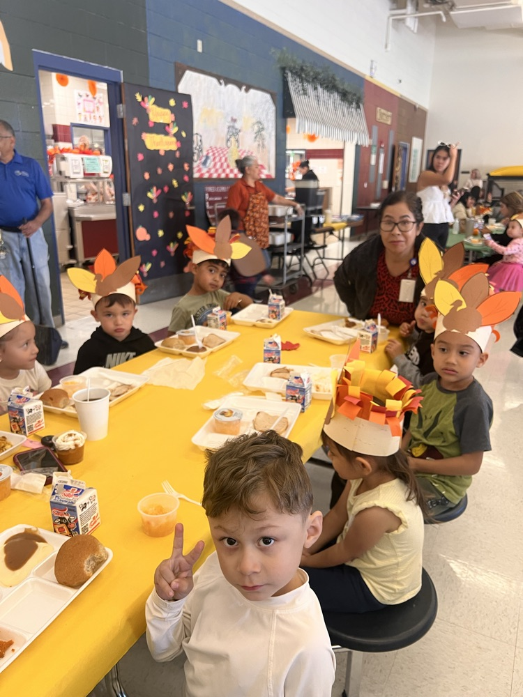 Thanksgiving luncheon 25-26