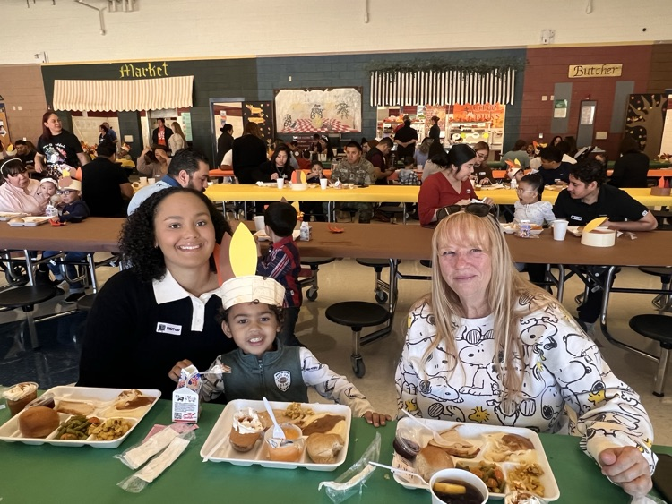 Thanksgiving luncheon 25-26