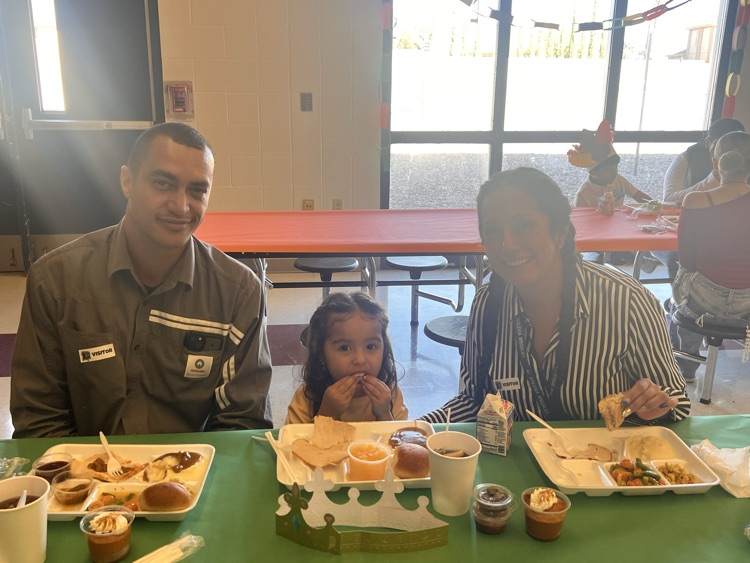 Thanksgiving luncheon 25-26