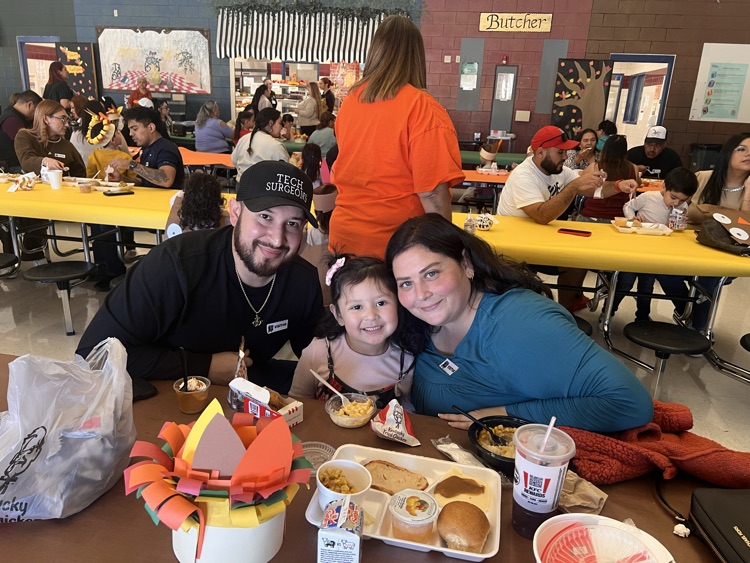 Thanksgiving luncheon 25-26