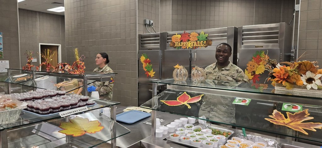 Navarette Middle School army community members help serve Thanskgiving luncheons