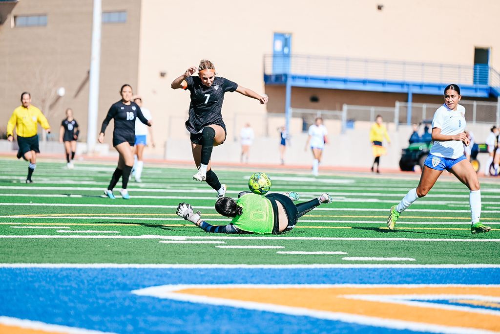 Kylie Alvarez, El Paso High soccer