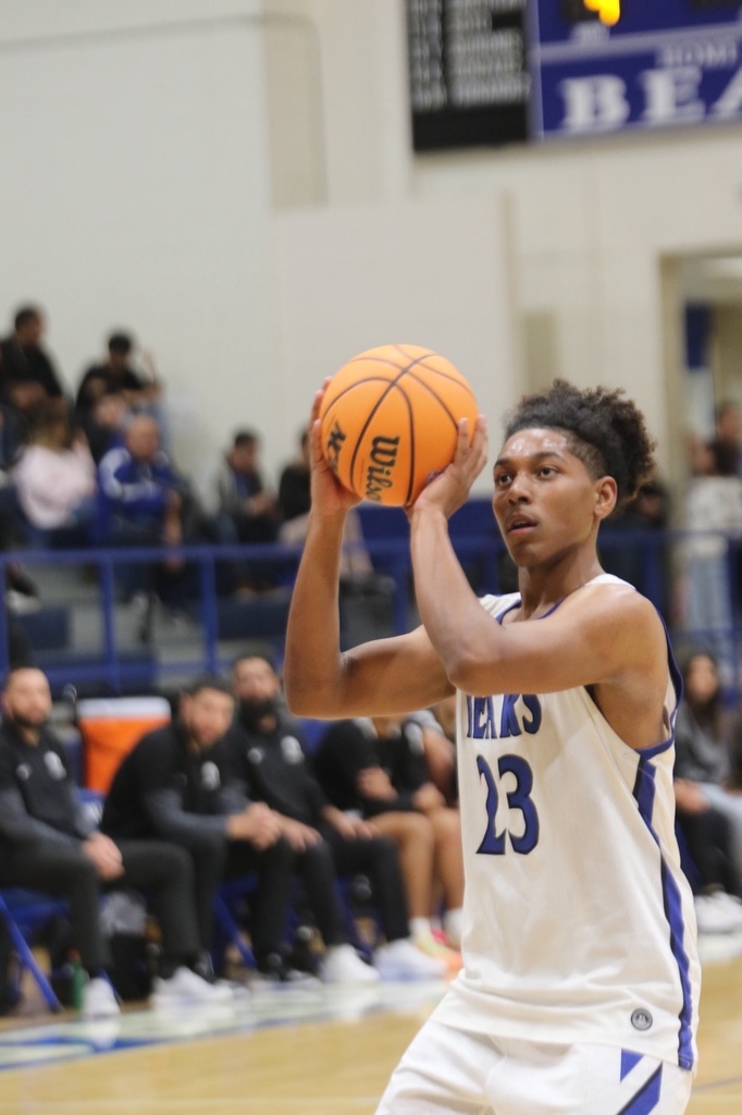 Johan Camacho, Bowie basketball making a shot