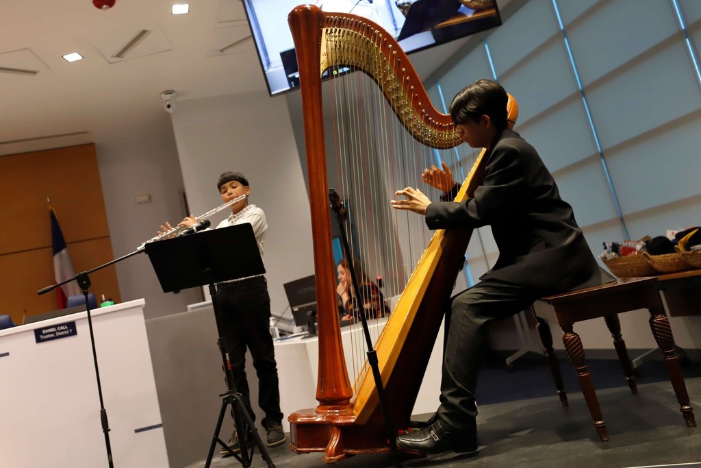 In celebration of Board Recognition Month, El Paso ISD Fine Arts students shared their appreciation for the Board of Trustees with a special presentation featuring talented students from Moreno Montessori, Crockett Elementary Fine Arts Academy, Hart Elementary School, and Magoffin Middle School. 