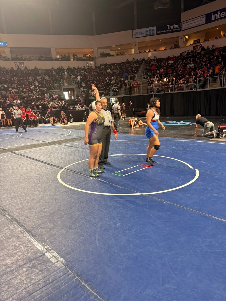 Photo of Natalia Roman, Burges wrestling