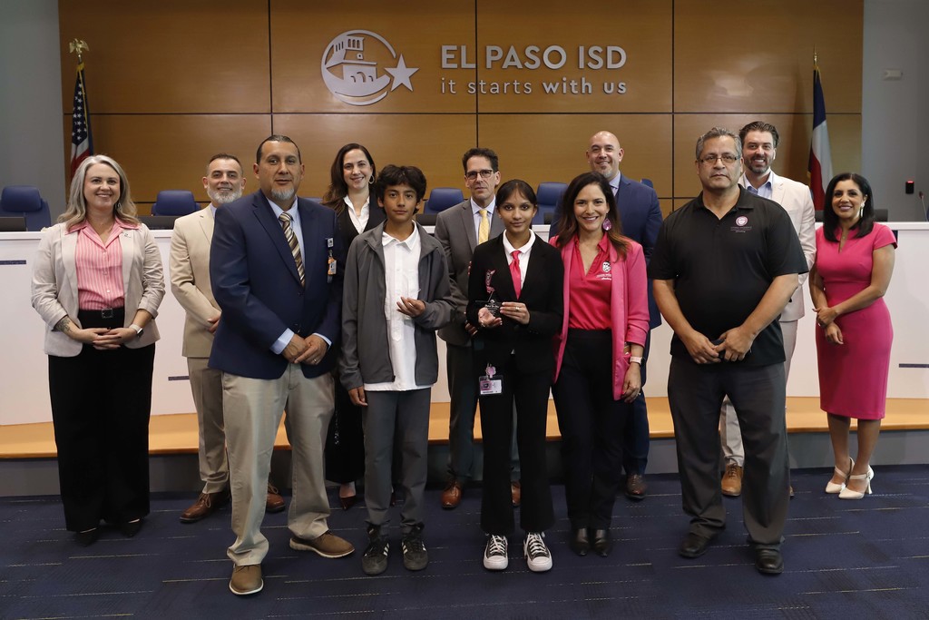 El Paso ISD Board of Trustees and Superintendent Dr. Brian Lusk were thrilled to recognize our District Spanish Spelling Bee winners who have advanced to the Texas State Spanish Spelling Bee in June! 🐝🏆 Congratulations, Shaheli De Silva from Young Women’s STEAM Research & Preparatory Academy and Ferrán Martinez Caloca from Wiggs Middle School. 👏🌟