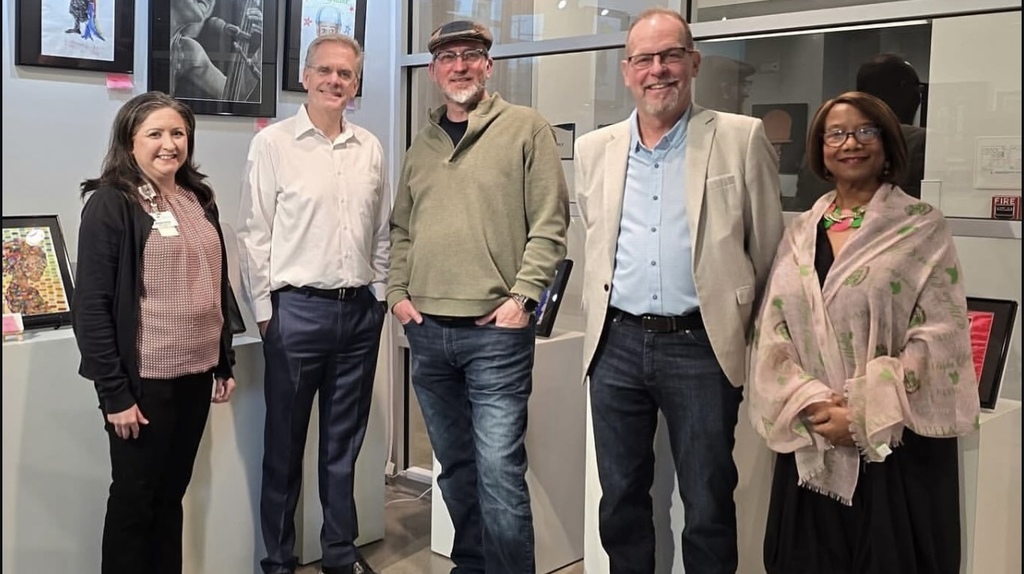 El Paso ISD staff and Eta Pi Omega Chapter of Alpha Kappa Alpha Sorority Incorporated take group photo in collaboration of the  Celebrating Black History Month Through the Arts gallery