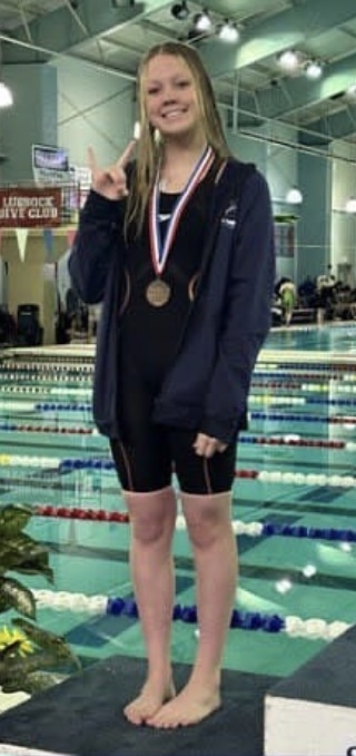 Photo of Annabelle Jensen, Chapin swimming