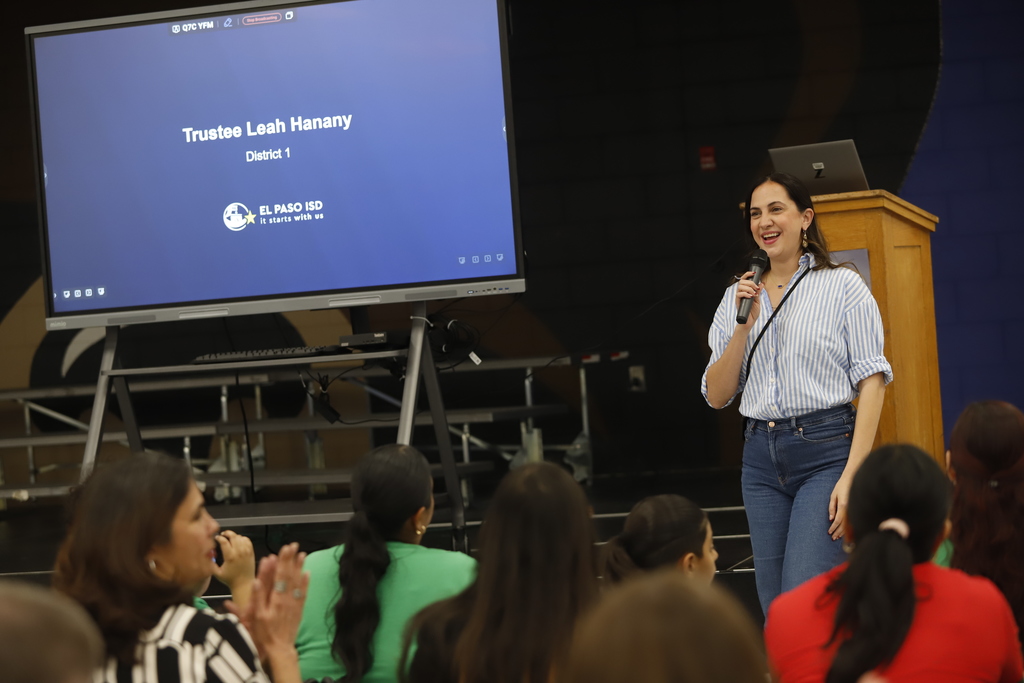 Trustee Leah Hanany speaks at Aoy Elementary School Community Meeting