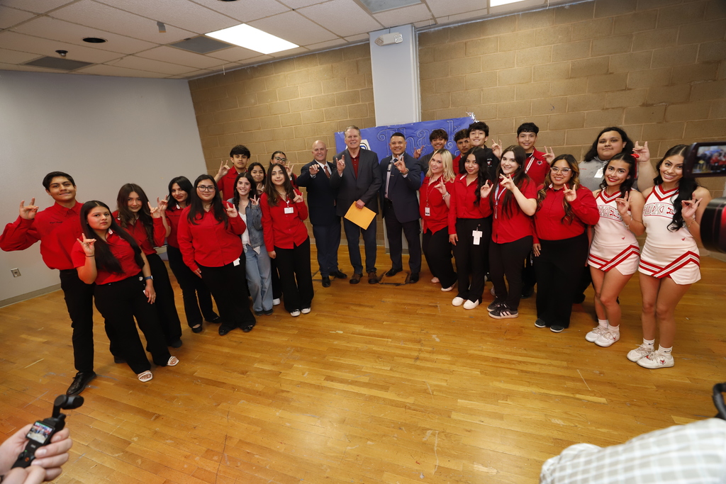 Jefferson Silva High School Students and principal Edgar Rincon take group photo with the El Paso ISD Education Foundation and Marathon Petroleum staff