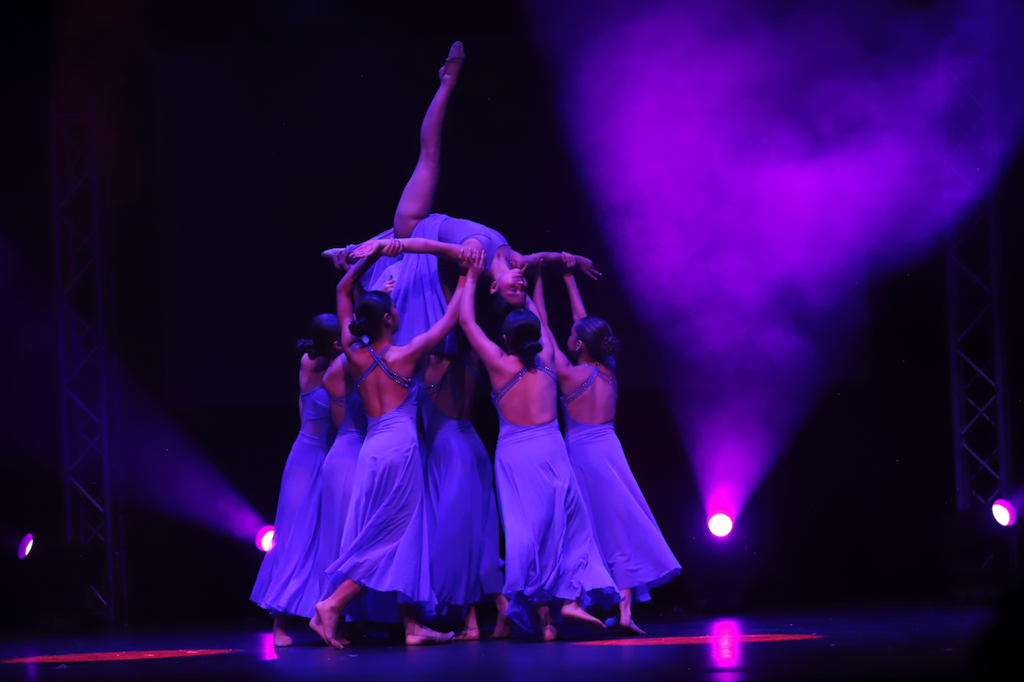 Photo of Hornedo Middle School dance team performing