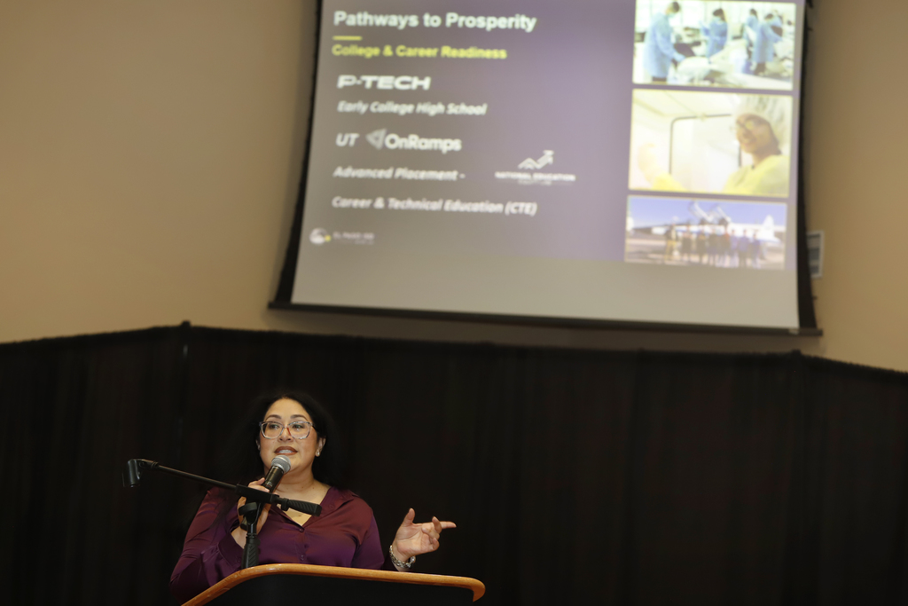 El Paso ISD giving a presentation