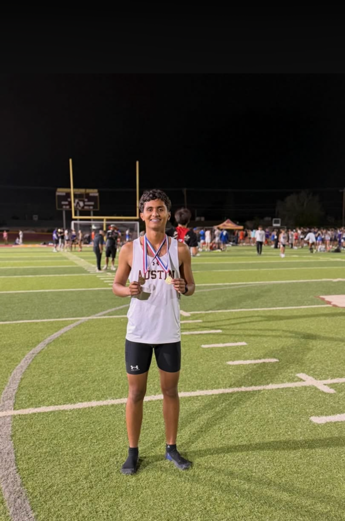 Photo of Luis Pereda, Austin track and field
