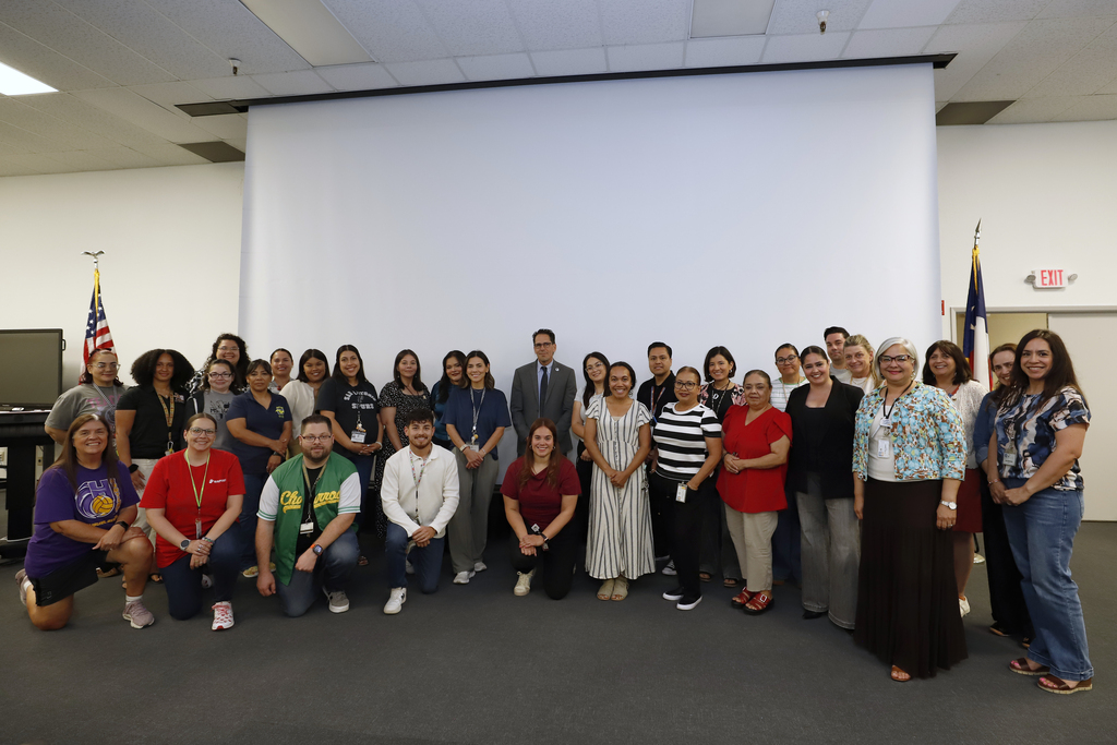 Superintendent Teacher Advisory Council takes group photo with Superintendent Dr. Brian Lusk
