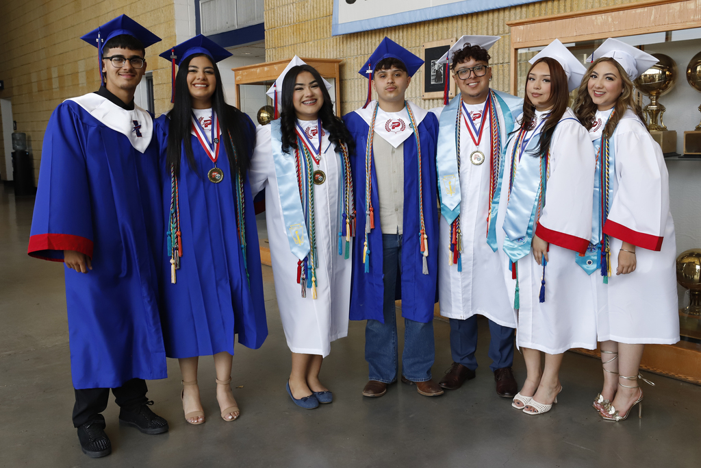 Irvin graduates smile for a group photo