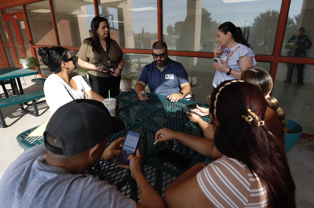 Cielo Vista Elementary School parents taking part in a hands-on training session to learn how to use the El Paso ISD app