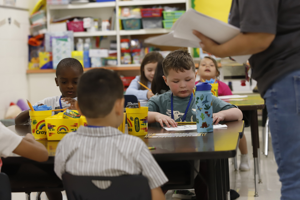 Students at Cielo Vista Elementary coloring