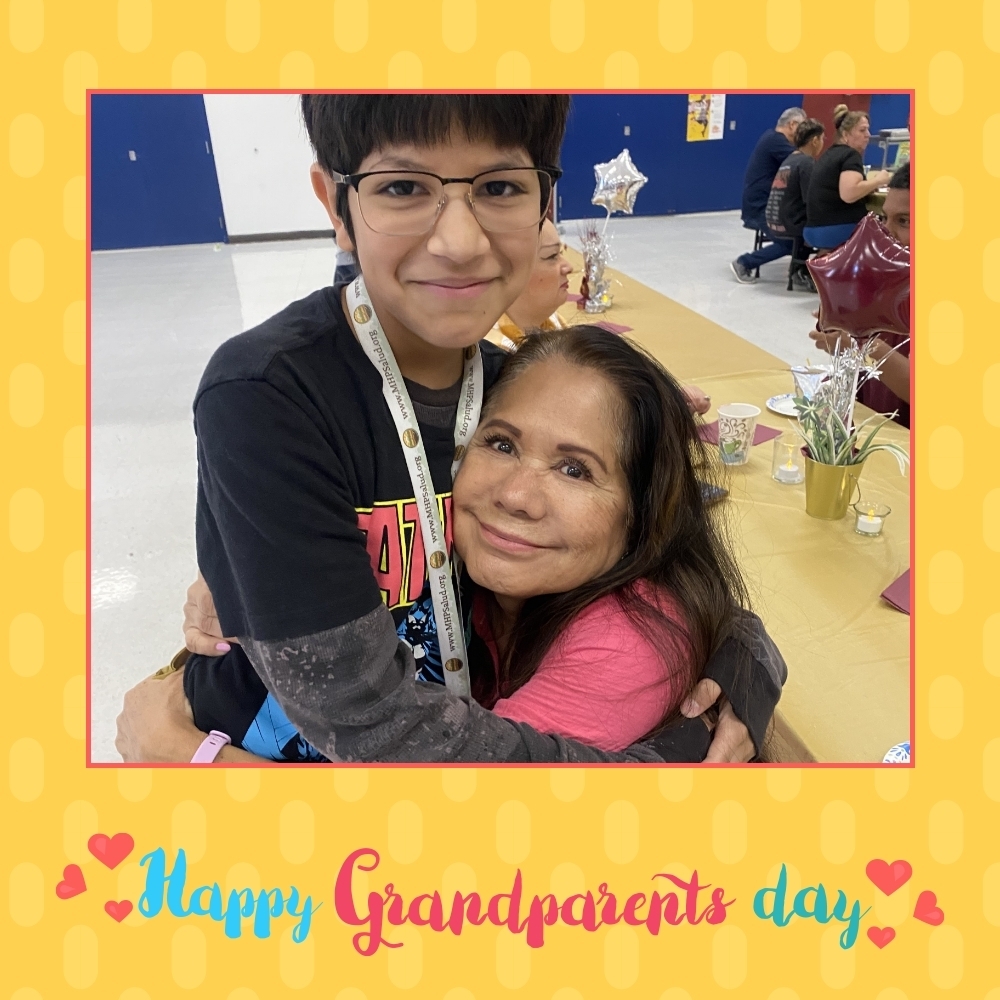 El Paso ISD student takes photo with grandparent during grandparents day breakfast