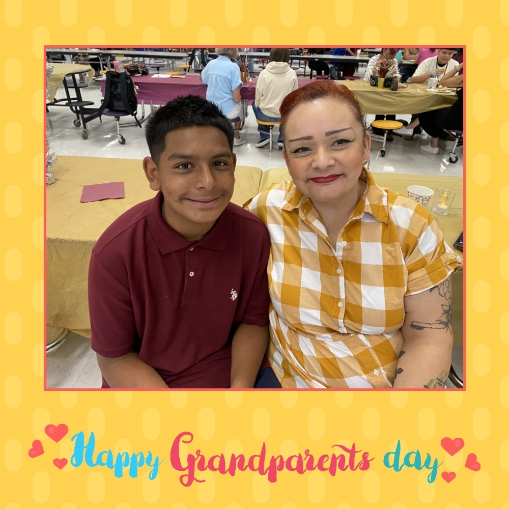 El Paso ISD student takes photo with grandparent during grandparents day breakfast