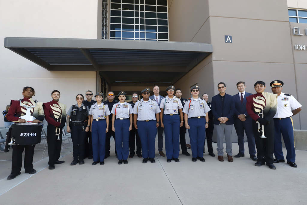 El Paso ISD students from Andress and Jefferson Silva High Schools take a group photo with El Paso ISD police, Superintendent Dr. Lusk, Trustee Dr. Loveridge, and Deputy Superintendent David Bates