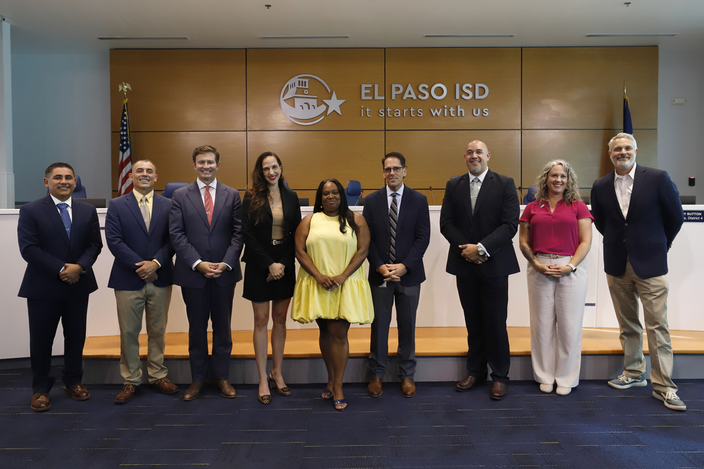 El Paso ISD Board of Trustees and Superintendent Dr. Brian Lusk were thrilled to recognize Murphree PK-8 and Guillen Middle School for their remarkable growth, improving to a B rating this year and delivering excellence in the classroom for every child! 🌟 