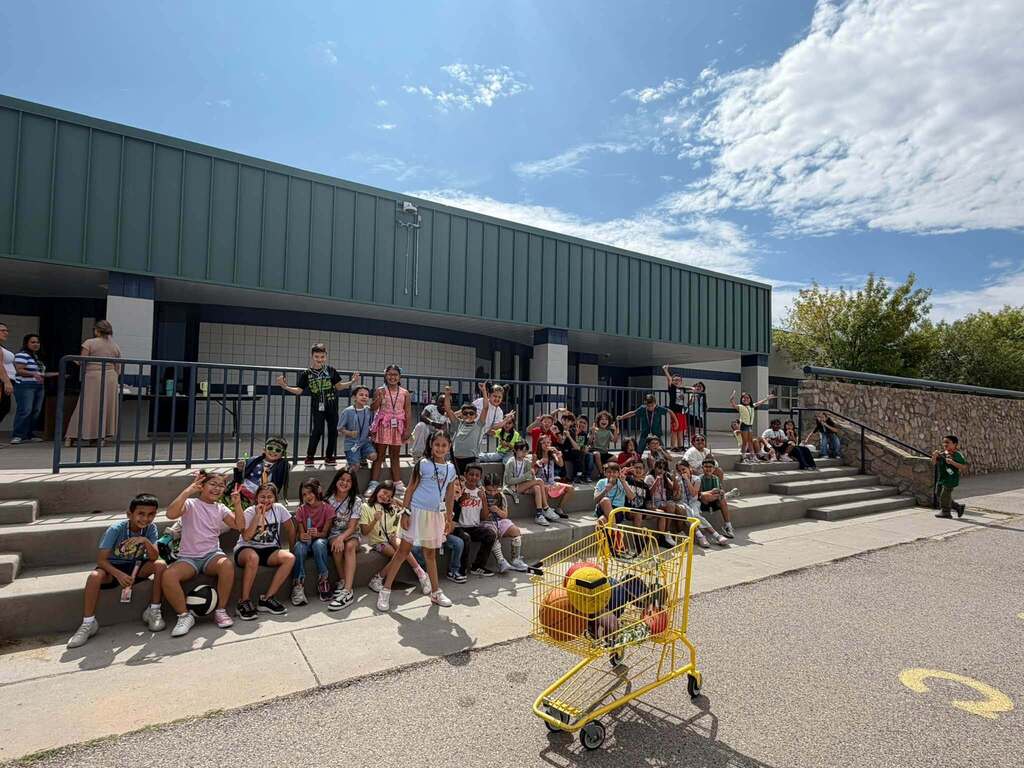 Kohlberg Elementary School students enjoying ice pops for Random Attendance Day