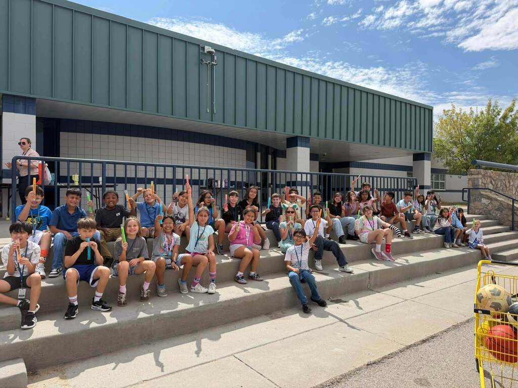 Kohlberg Elementary School students enjoying ice pops for Random Attendance Day