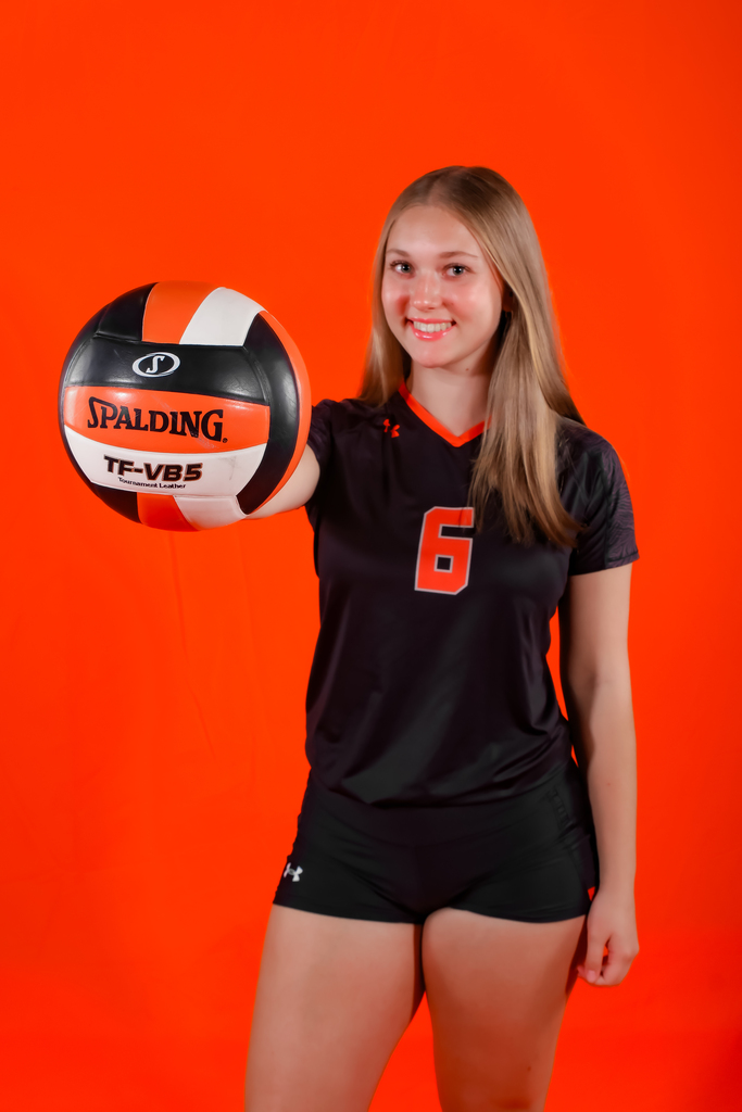 Photo of Leona Palmer, El Paso High volleyball