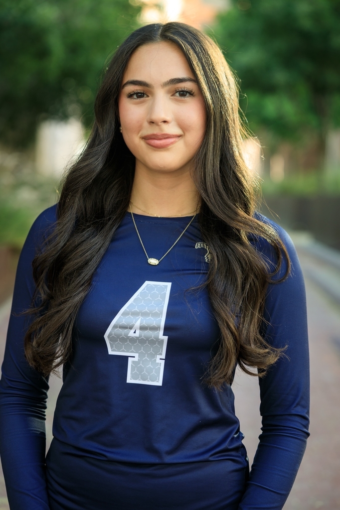 Julieta Fuentes, Coronado volleyball