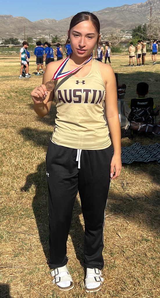ustin cross country runner Mariana Alvarez