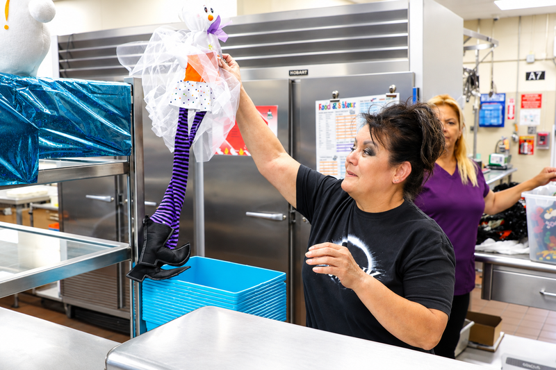 EPISD Cafeteria Workjer
