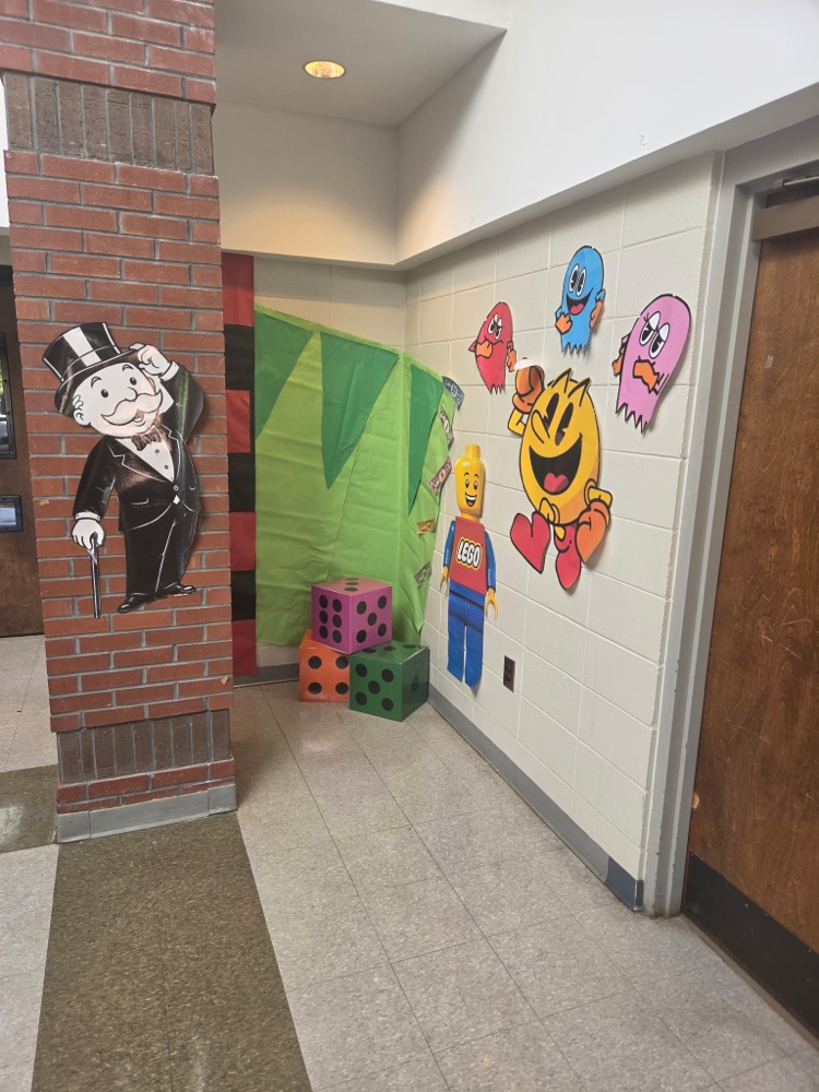 A picture of a decorated hallway.