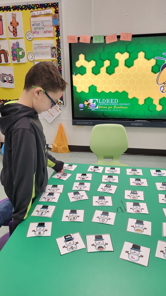 A student plays a winter themed literacy game