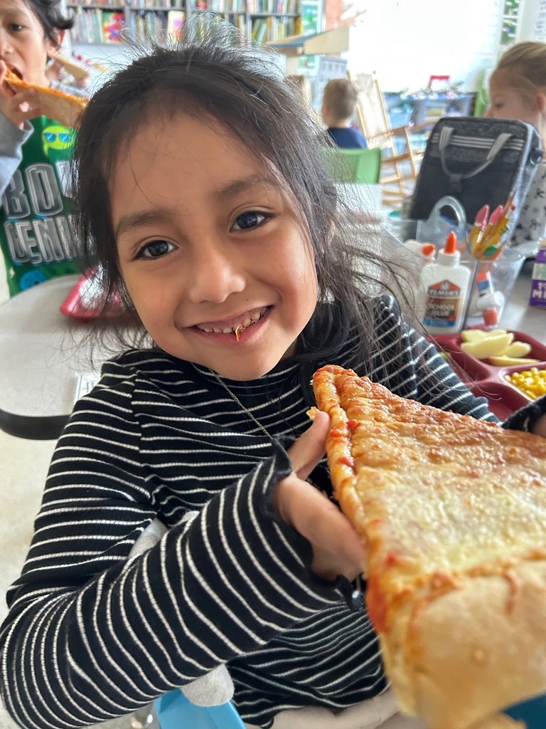 Kids enjoyed some stuffed crust pizza!