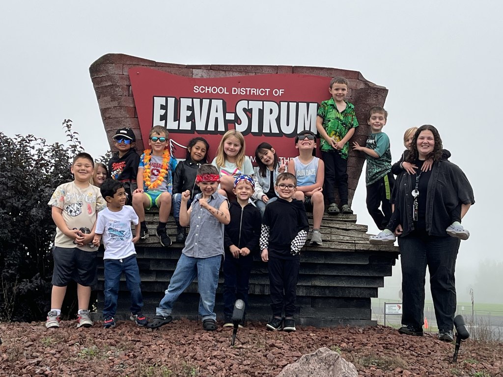 Miss Pozega’s class is diving into the power of collaboration! They visited the school monument to see how great things can be accomplished when teamwork comes first.