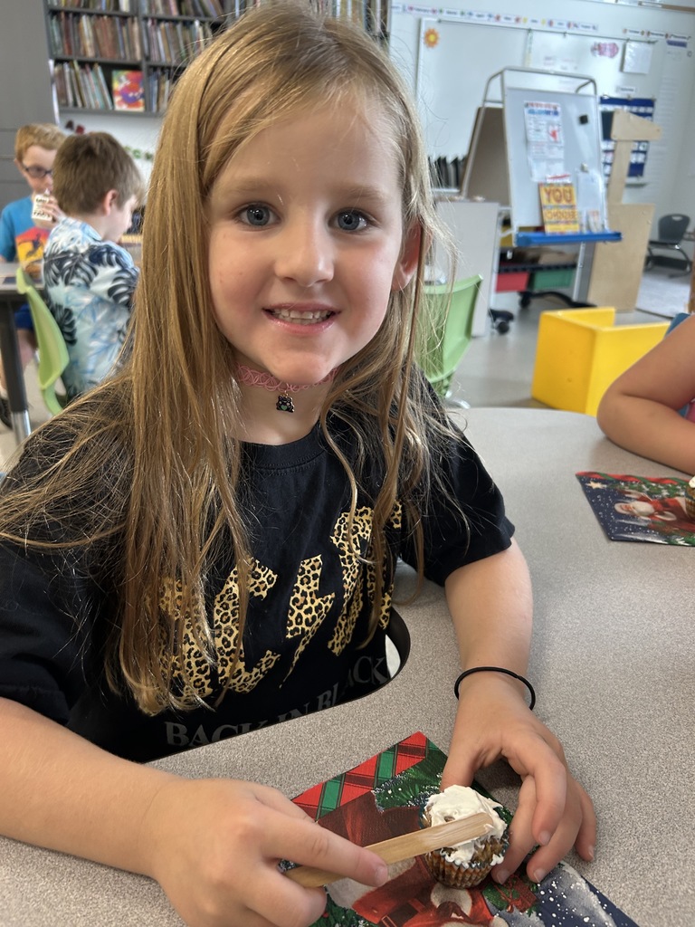 Kindergarten students had fun cleaning and chopping carrots, then tasted them two ways—dipped in ranch and baked into muffins they frosted themselves. Both were a hit!