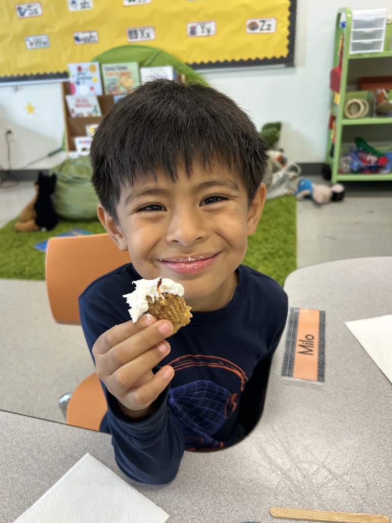 Kindergarten students had fun cleaning and chopping carrots, then tasted them two ways—dipped in ranch and baked into muffins they frosted themselves. Both were a hit!