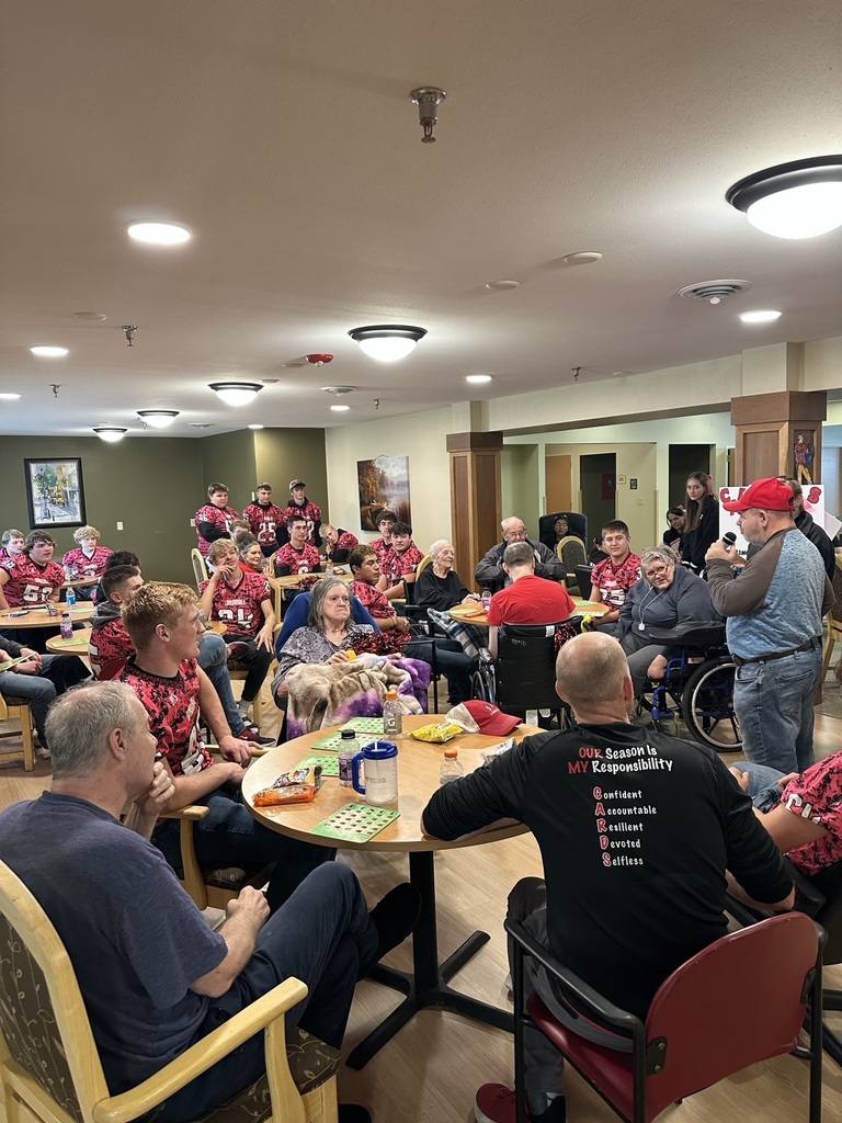 Last Friday afternoon, our football and cheer teams brought the fun to Rolling Meadows in Strum for a few rounds of bingo!