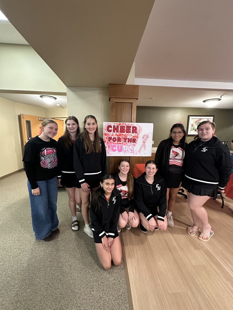 Last Friday afternoon, our football and cheer teams brought the fun to Rolling Meadows in Strum for a few rounds of bingo!