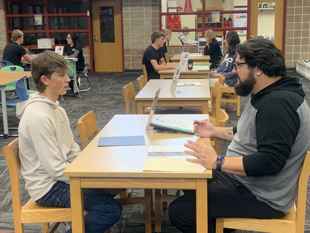 Sophomore students wrapped up a Career Readiness unit where they built professional résumés, filled out job applications, and practiced real-world interview skills with local professionals.  Huge thanks to our community partners for helping students shine and grow!  #OneElevaStrum