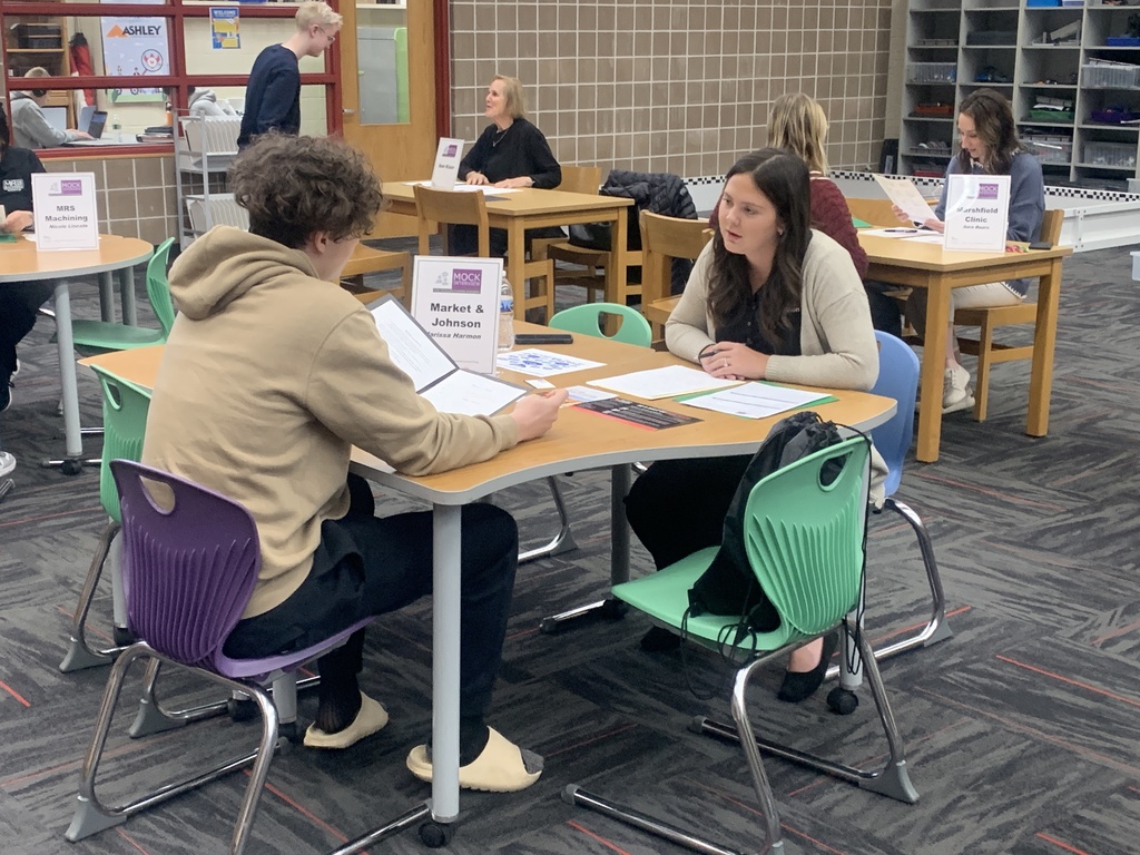 Sophomore students wrapped up a Career Readiness unit where they built professional résumés, filled out job applications, and practiced real-world interview skills with local professionals.  Huge thanks to our community partners for helping students shine and grow!  #OneElevaStrum