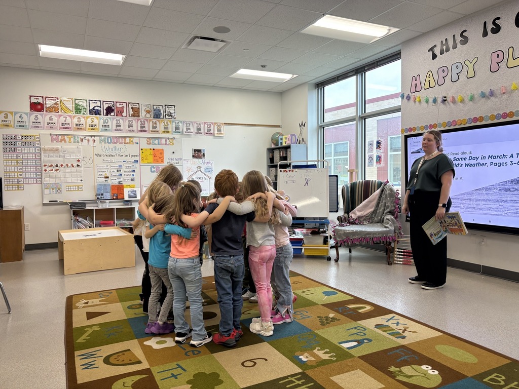 Ms. Wienke’s student teacher led the class in a fun lesson exploring their new vocab word, “huddle,” as part of their weather module!