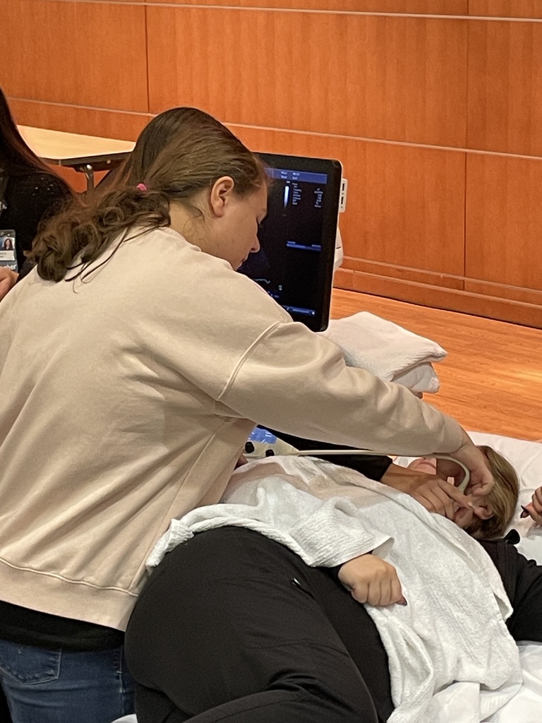 Recently, a group of juniors and seniors had an incredible opportunity to participate in Health Careers Exploration Day at Mayo Clinic!  